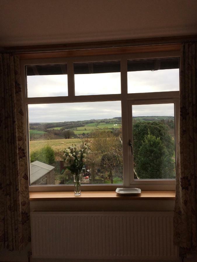 Mooredge B&B Уитби Экстерьер фото