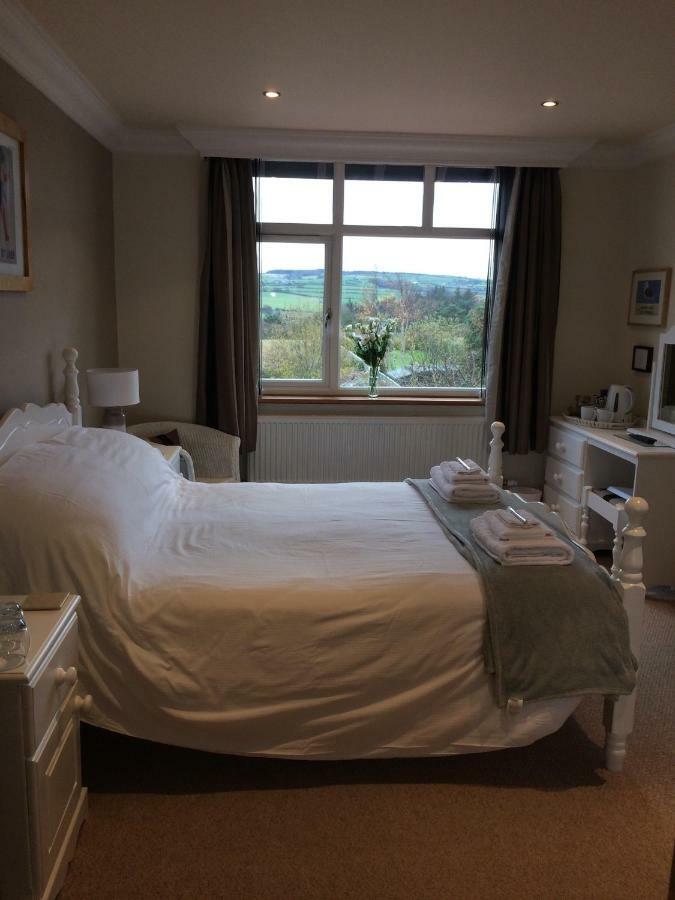 Mooredge B&B Уитби Экстерьер фото
